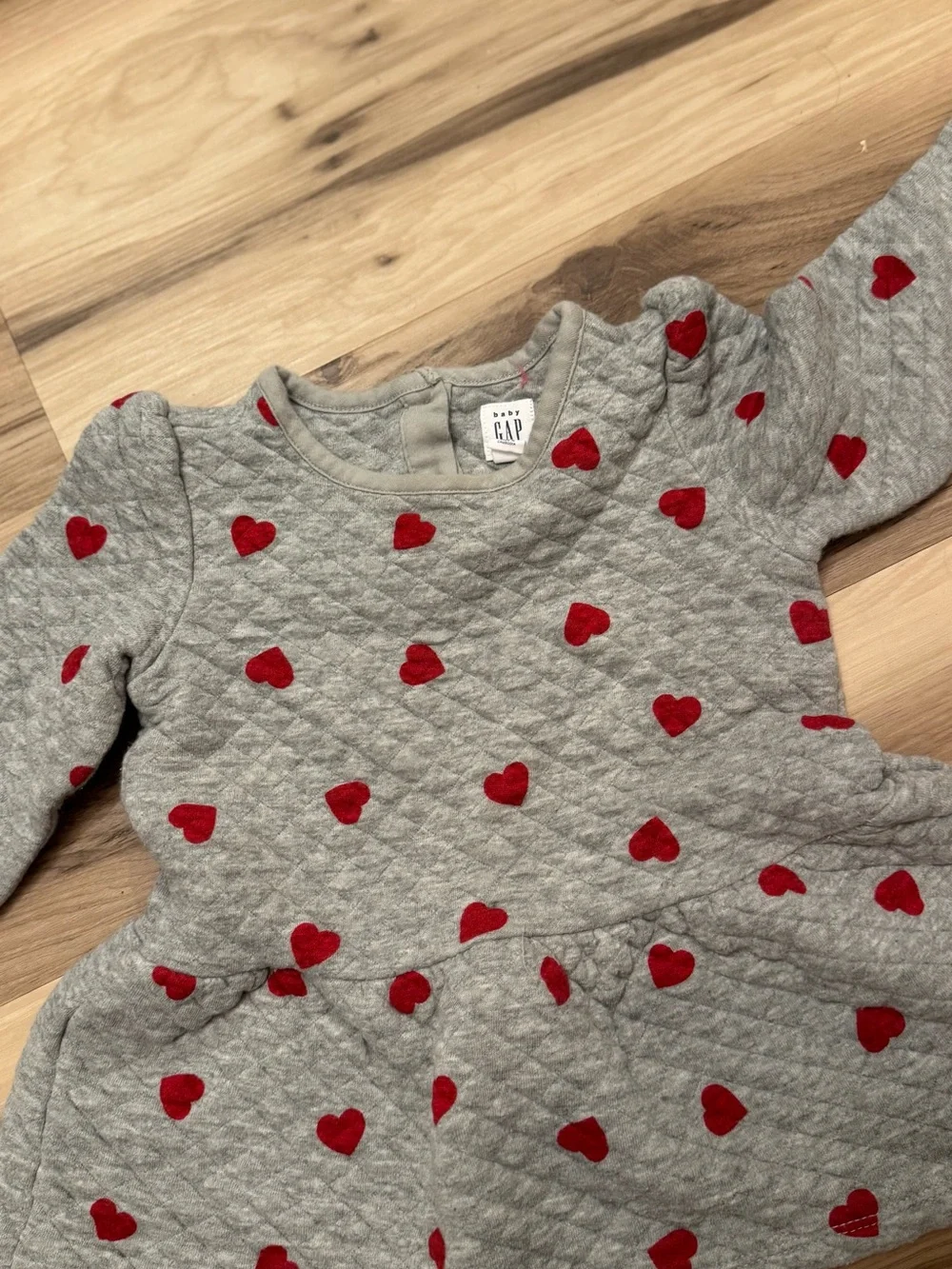 Baby GAP Gray Quilted Peplum Top with Red Heart Print 18-24 mo toddler